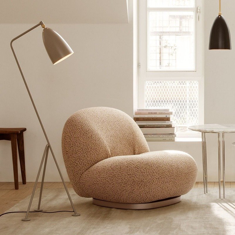 GUBI LOUNGE CHAIR